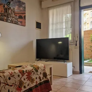 Apartamento Fiorilli House - Fair District - Gratis Private Parking, Bolonia